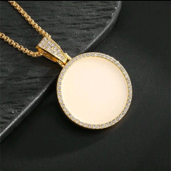 Elegant Pendant Necklace - Image 4