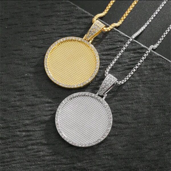 Elegant Pendant Necklace - Image 2